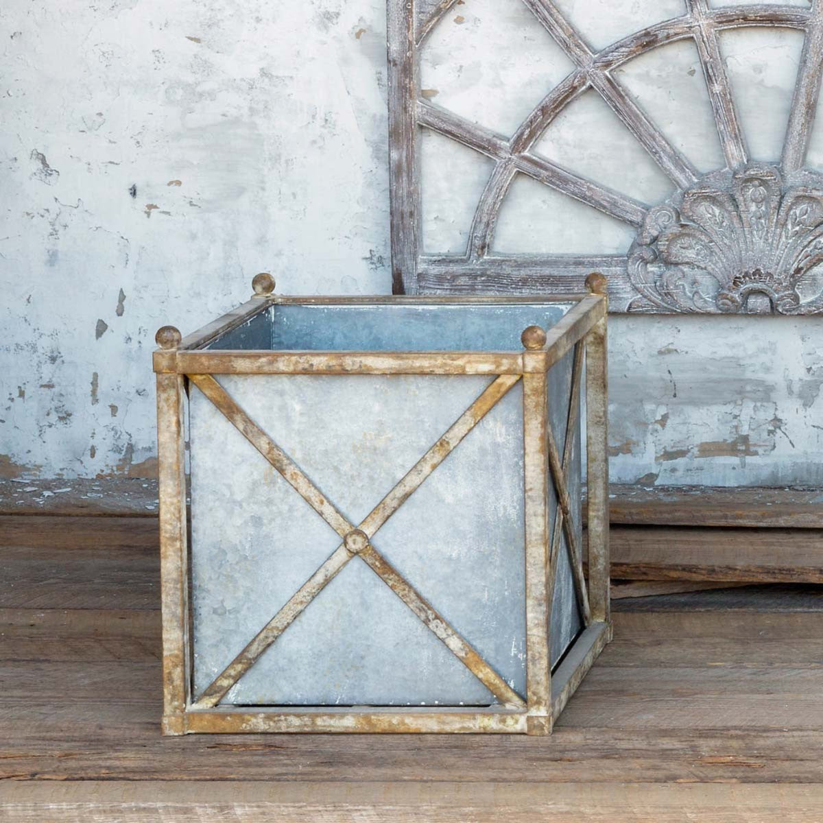 Park Hill Collection Manor Metal Estate Planter, Small  - ECM80960