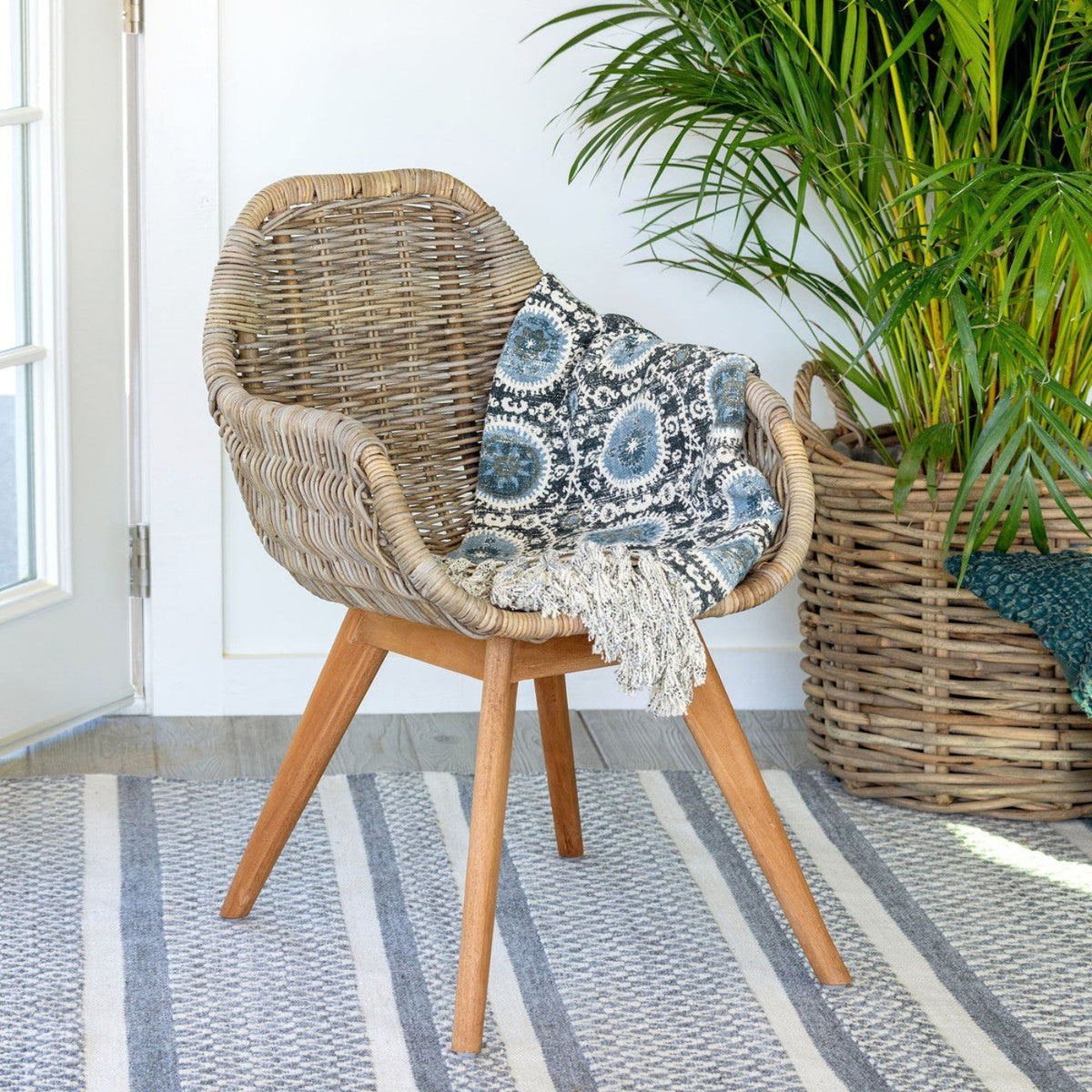 Park Hill Collection Rattan Lounge Chair -  EFS16006