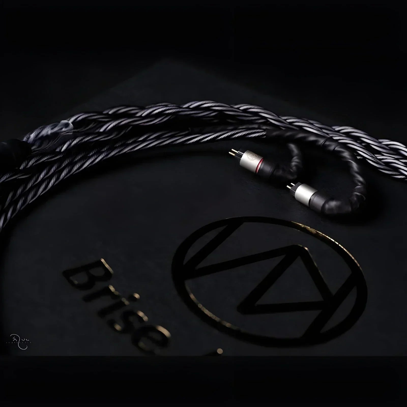 Brise Audio SHIROGANE 8-wire Ultimate earphone cable